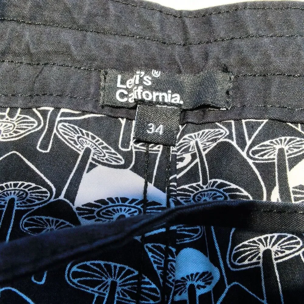 Levi's California Mens Board Shorts Black/White Mushroom Print Cargo size 34